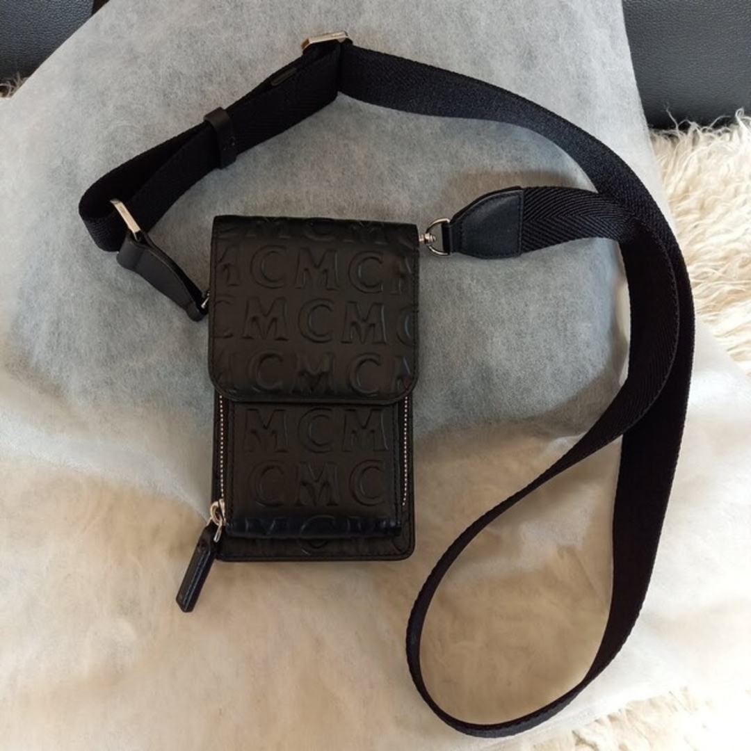 MCM ブラック レザー スマホショルダーバッグ