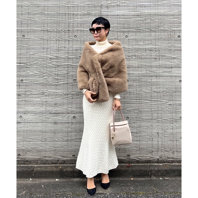 美品♡JENNE ジェンヌ リッチボリューム ファーケープ ベージュの通販