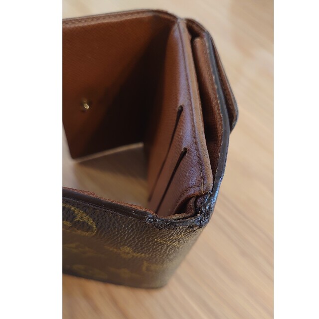 LOUIS VUITTON - 🍀【お手頃価格☆】LOUIS VUITTON Wホック 二つ折り