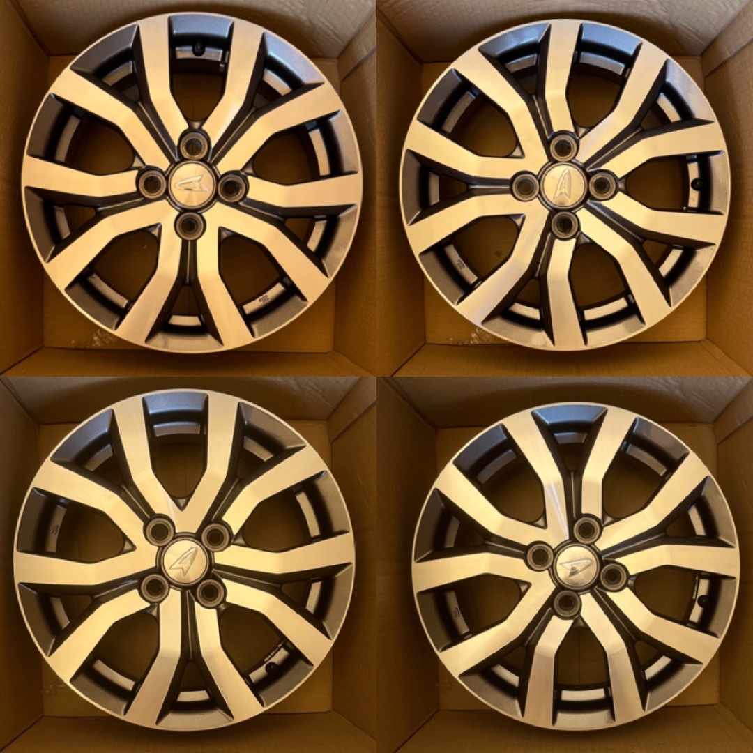 ダイハツ - ダイハツトール カスタム 極上 美品 4本 ルーミータンク