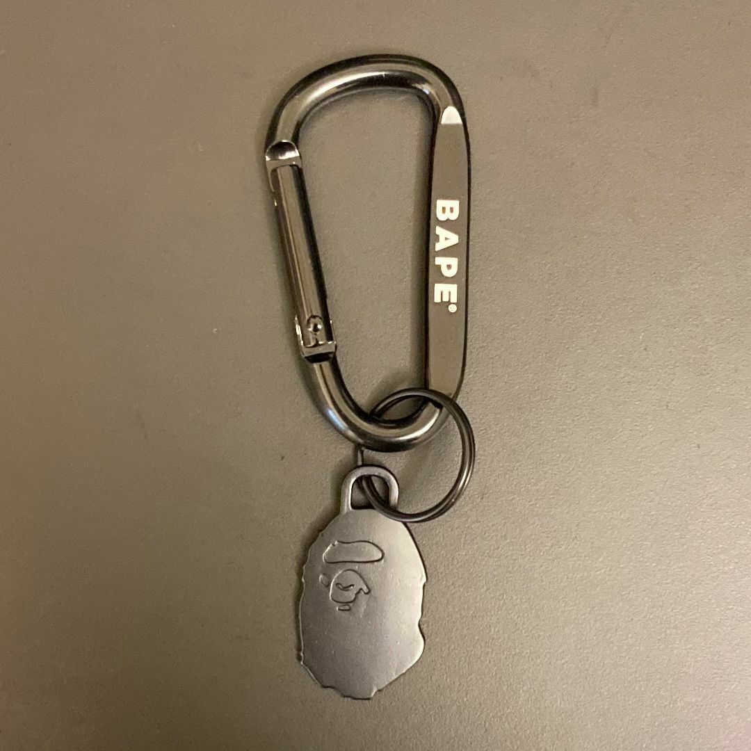 A BATHING APE - 【新品未使用】ベイシングエイプ カラビナ