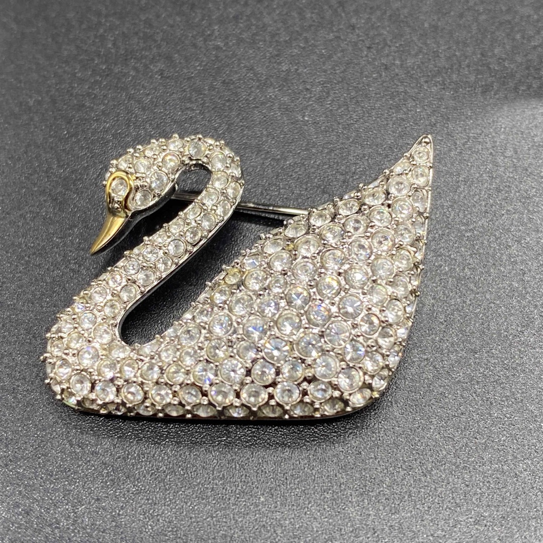 SWAROVSKI - 箱付き スワロフスキー ブローチ スワン ラインストーン
