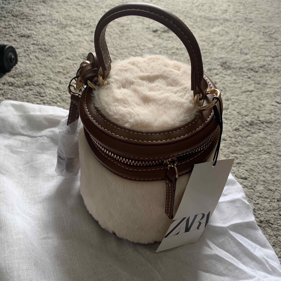 ZARA - ZARA フェイクファーハンドバッグの通販 by vanilla's shop