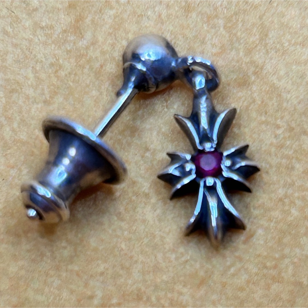 クロムハーツ タイニー E CH プラス ドロップ イヤリング ピアス ルビー