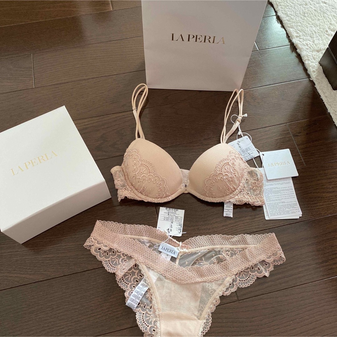 ラペルラの通販 by ゆ｜ラクマ