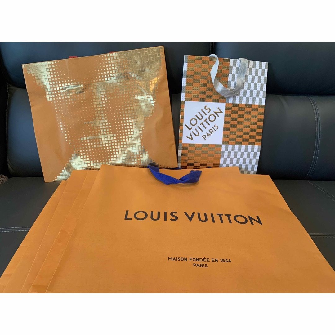 LOUIS VUITTON - LV 紙袋 7枚セットの通販 by Tinney｜ルイヴィトン