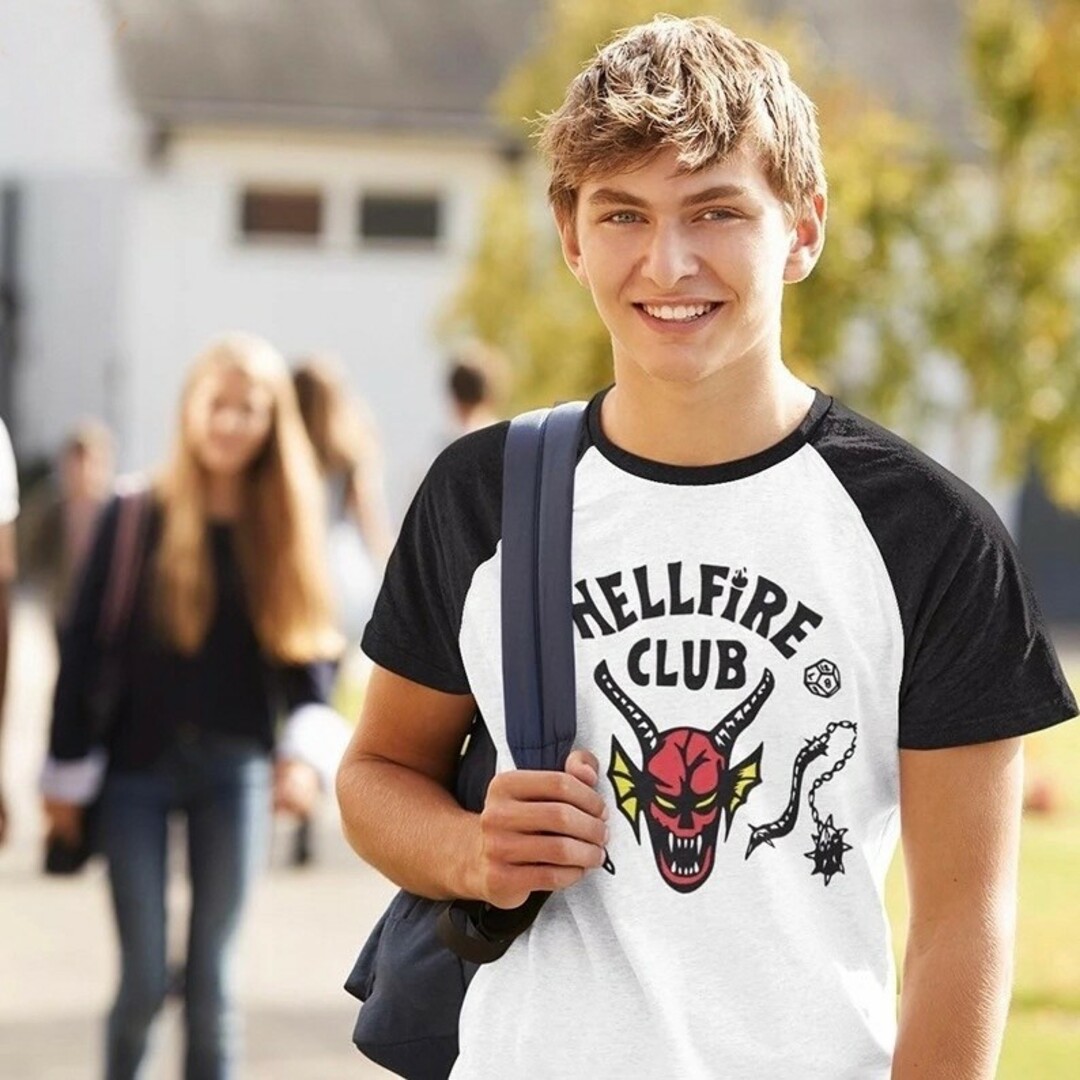 新品未使用】2XLサイズ ヘルファイアクラブTシャツ ストレンジャー