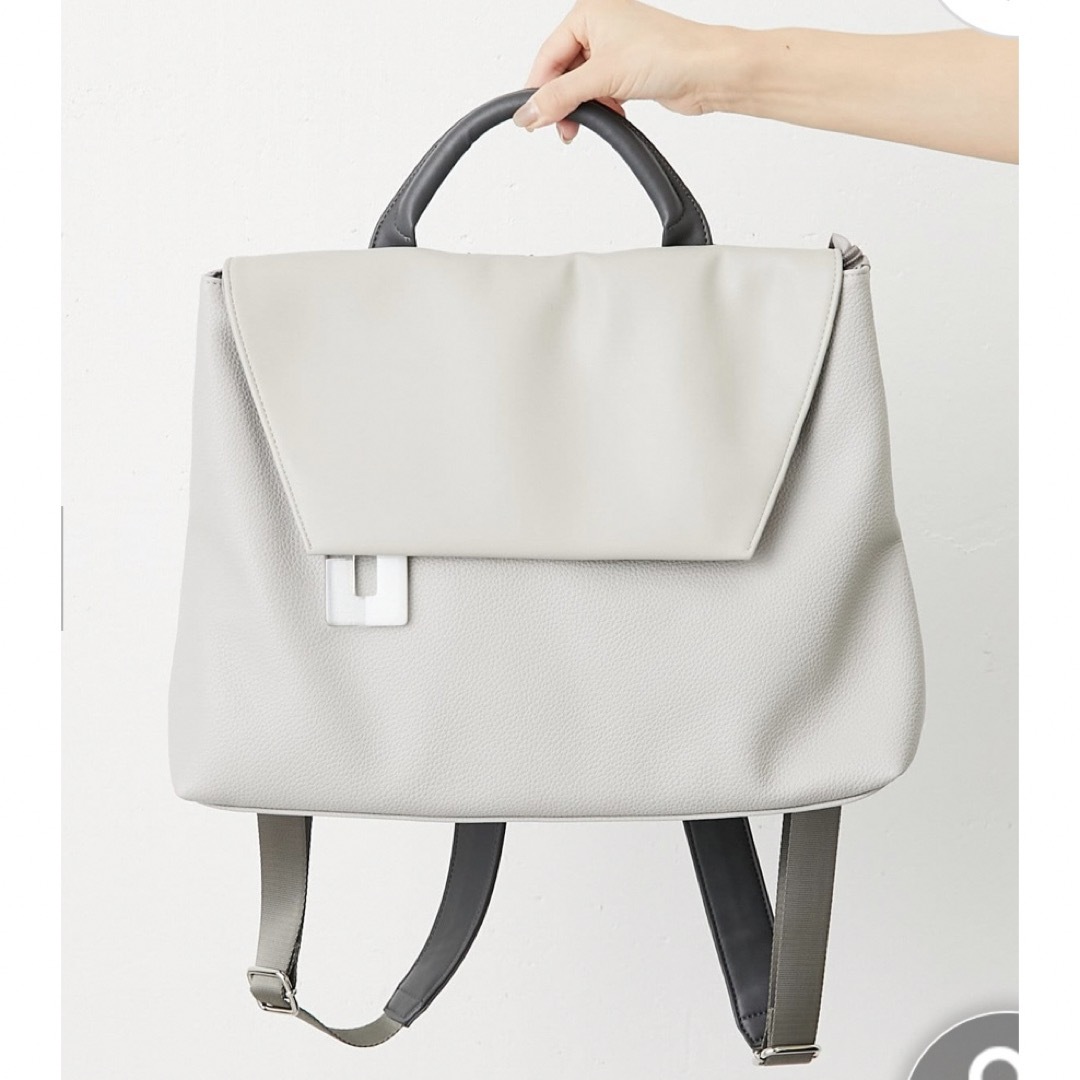 ear PAPILLONNER - ear PAPILLONNER 樹脂チャームフラップリュックの