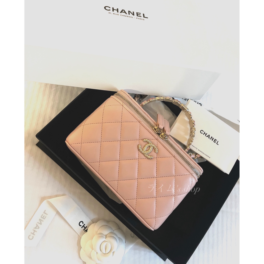 CHANEL - 【CHANEL】2024 フラワーハンドルクラッチ チェーン