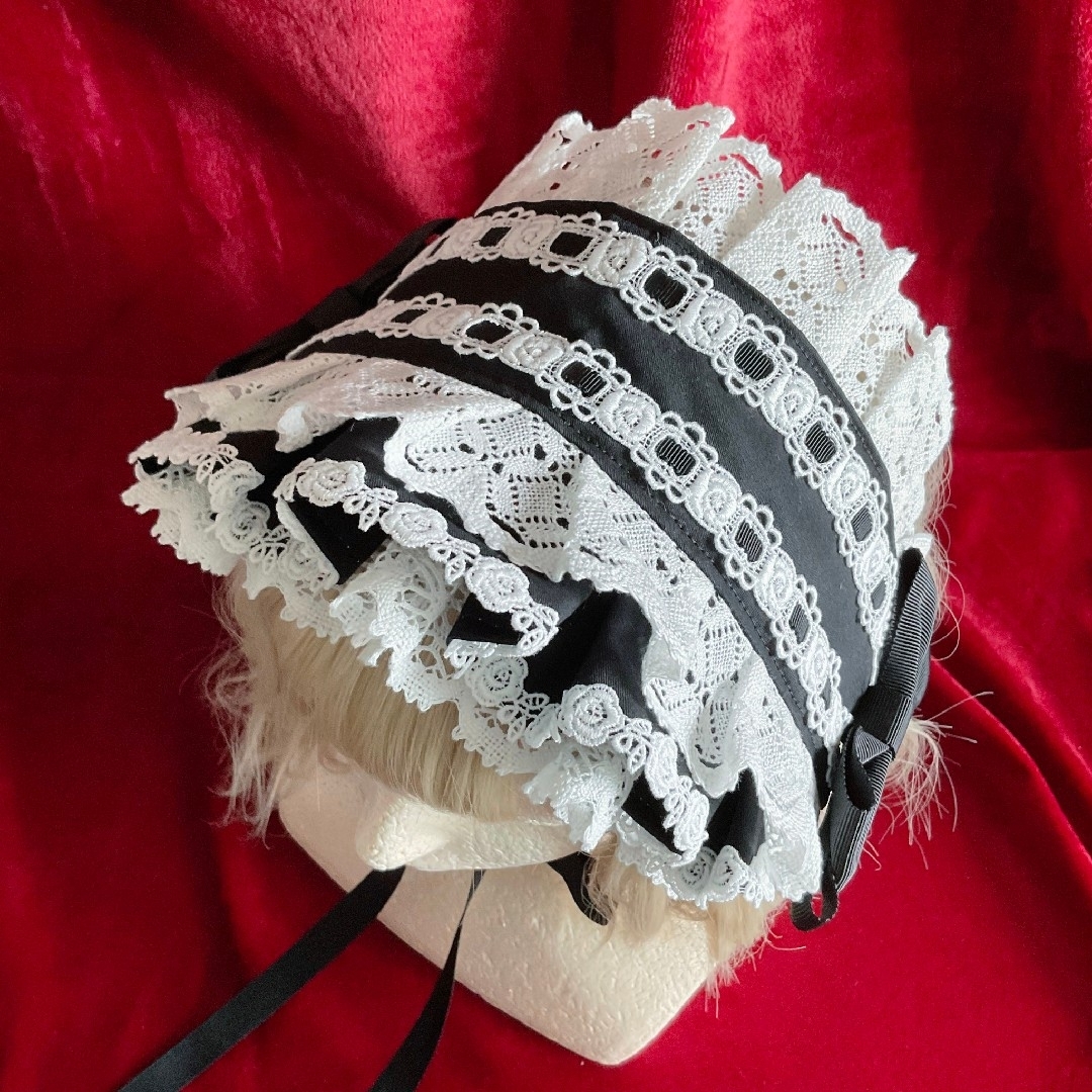 はしごレースのハーフボンネット風ヘッドドレス 黒×オフ白の通販 by
