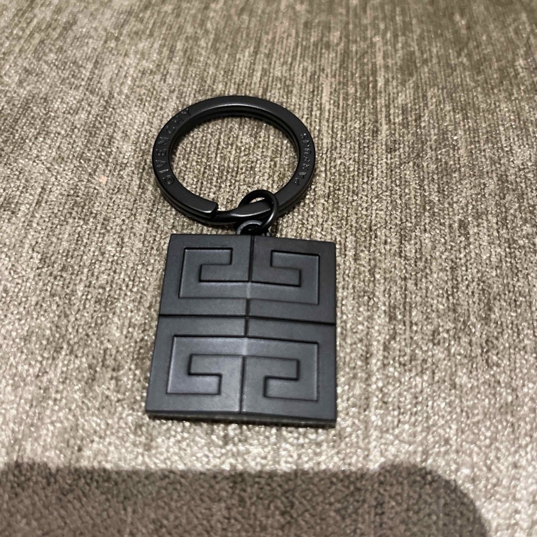 GIVENCHY - ジバンシーGIVENCHYキーホルダー最終お値下げの通販 by