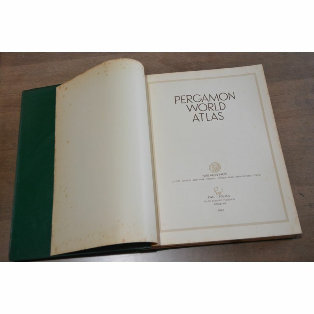 ペルガモン Pergamon World Atlas 1968 英語版 地図帳の通販 by