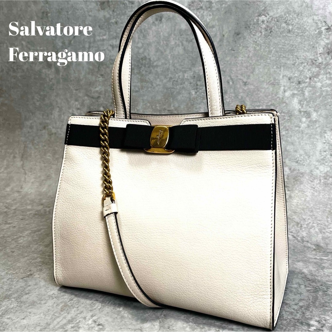 Salvatore Ferragamo - 極美品 サルバトーレフェラガモ ヴァラリボン