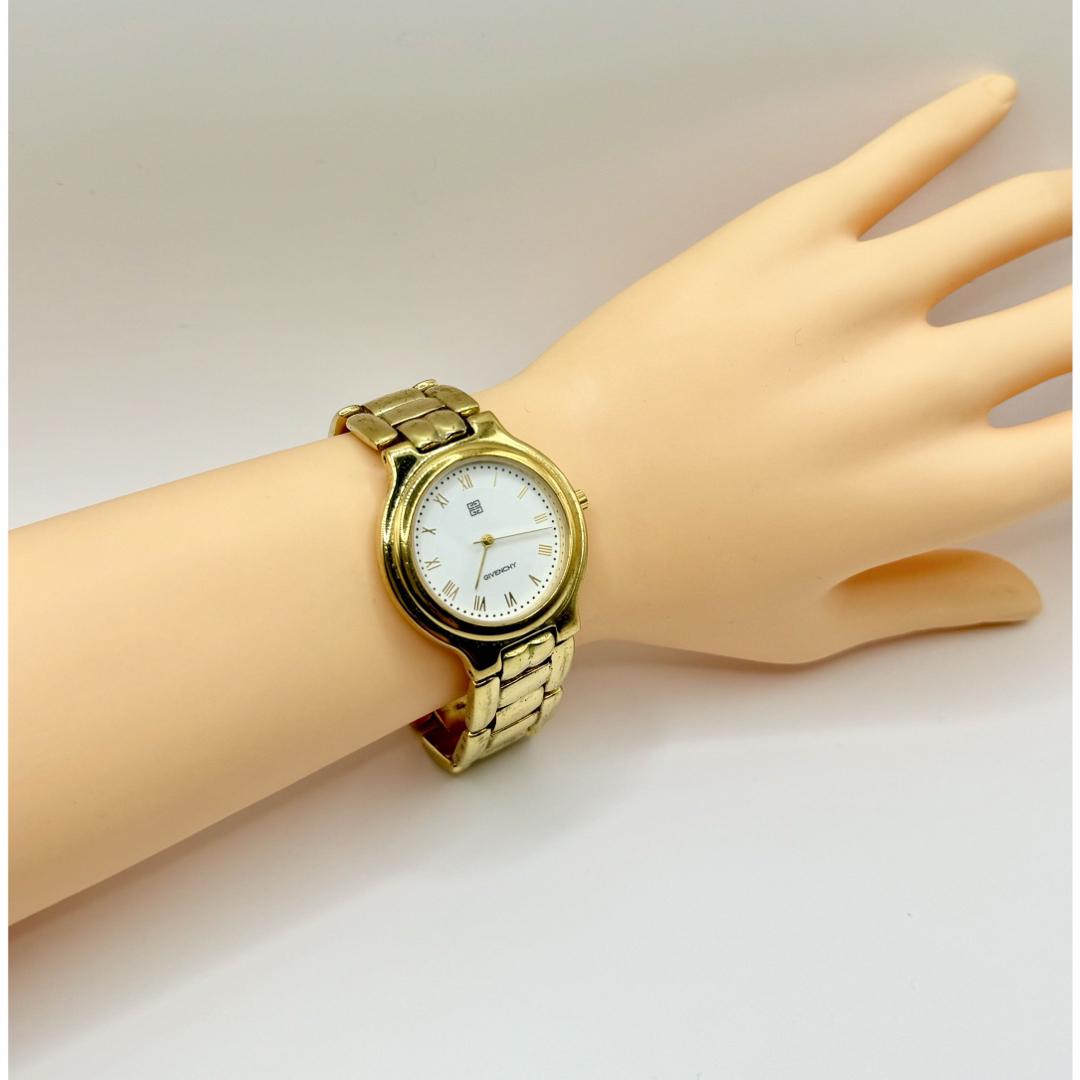 GIVENCHY - GIVENCHY ジバンシー QZ ホワイト文字盤 ラウンド メンズ