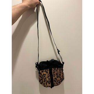 Supreme（レオパード ・ ショルダーバッグ）のフリマアイテム一覧