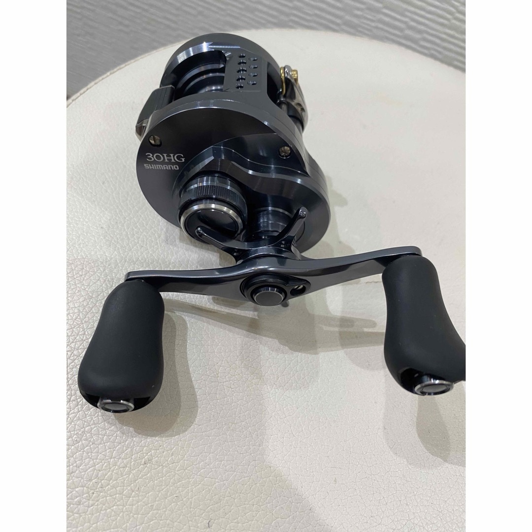 SHIMANO - カルカッタコンクエストシャローエディション30HG右巻きの