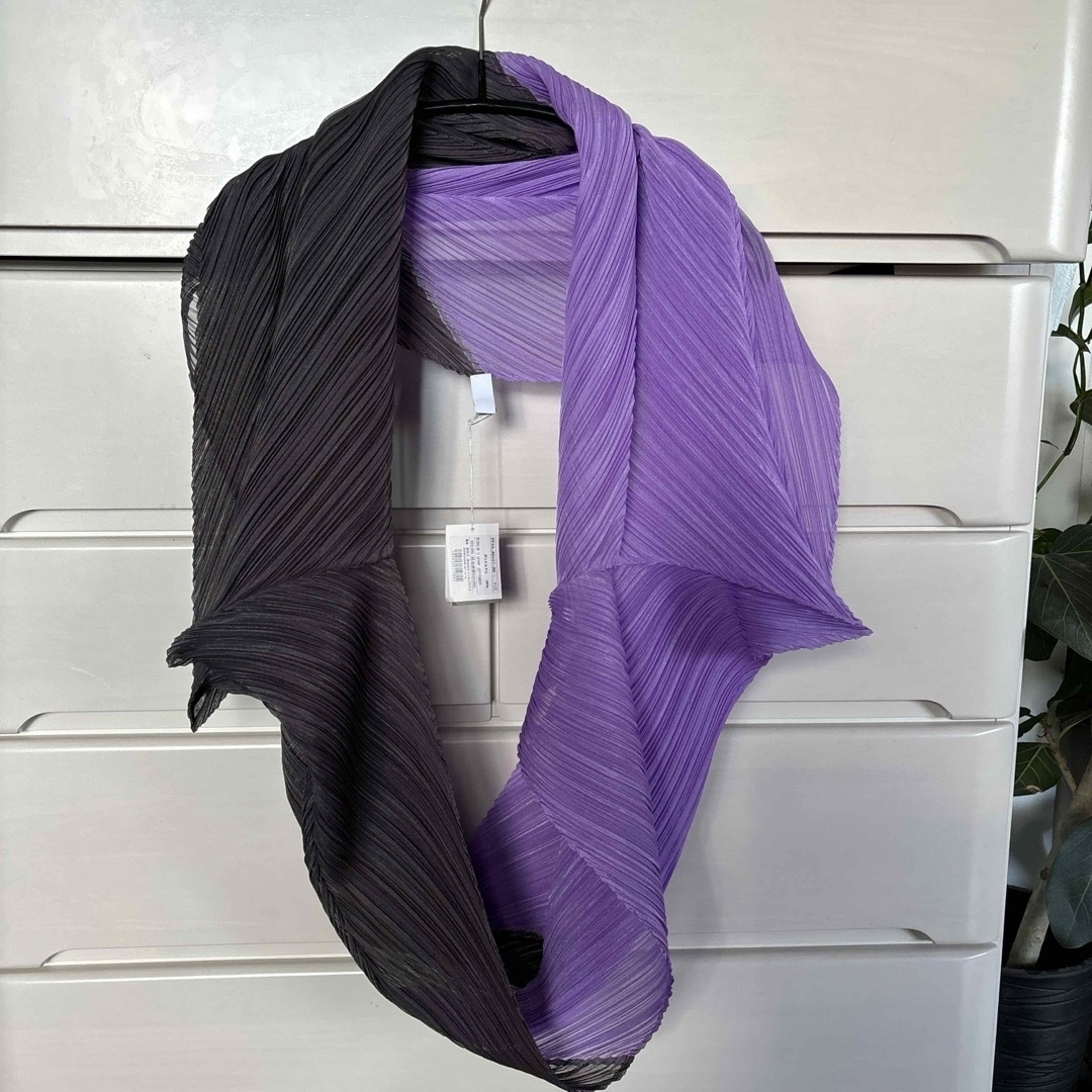 PLEATS PLEASE ISSEY MIYAKE - プリーツプリーズBICOLOR O SCARF 9月