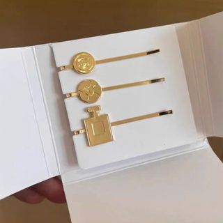 CHANEL（ヘアピン ・ ゴールド/金色系）のフリマアイテム一覧