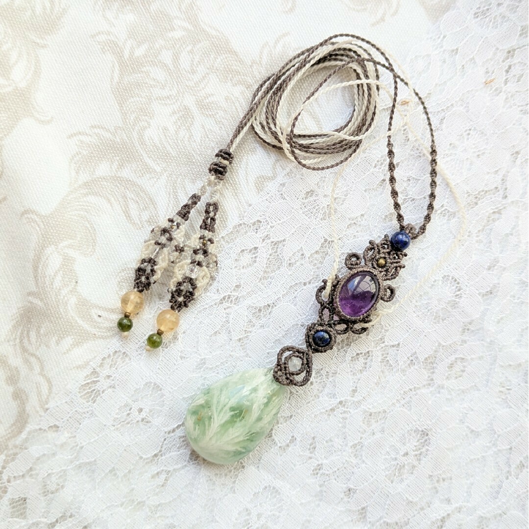 1259 エンジェルフェザーマクラメハンドメイドネックレス エンジェル