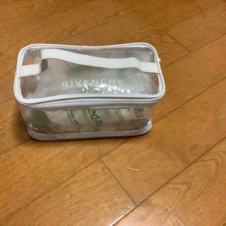 GIVENCHY - 新品 GIVENCHY モノグラムバニティポーチの通販 by