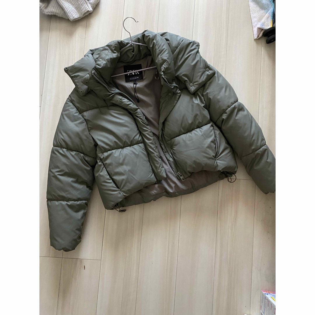 ZARA - ZARA オリーブグリーン フード付きダウンジャケットの通販 by