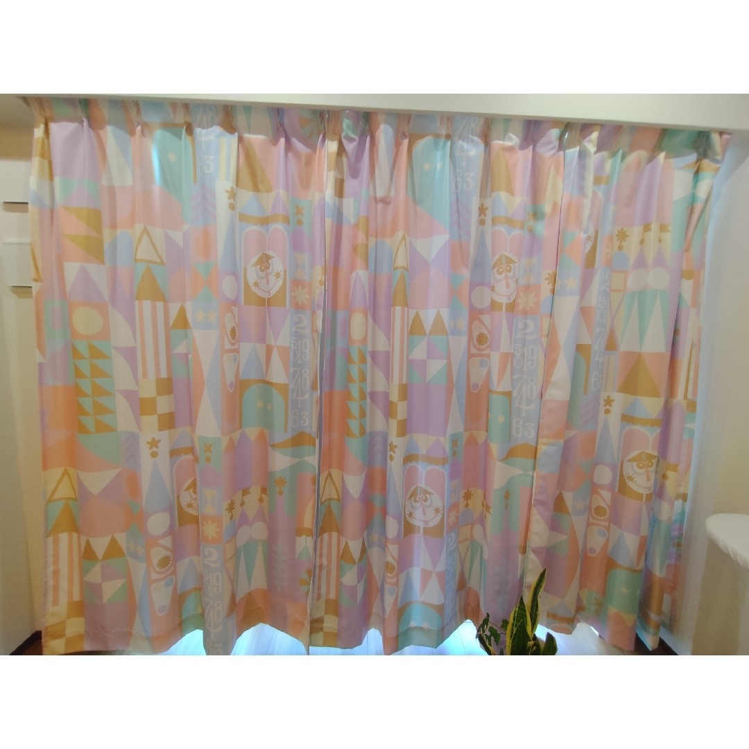 Disney - ディズニー イッツ・ア・スモールワールド カーテン3枚＋1級