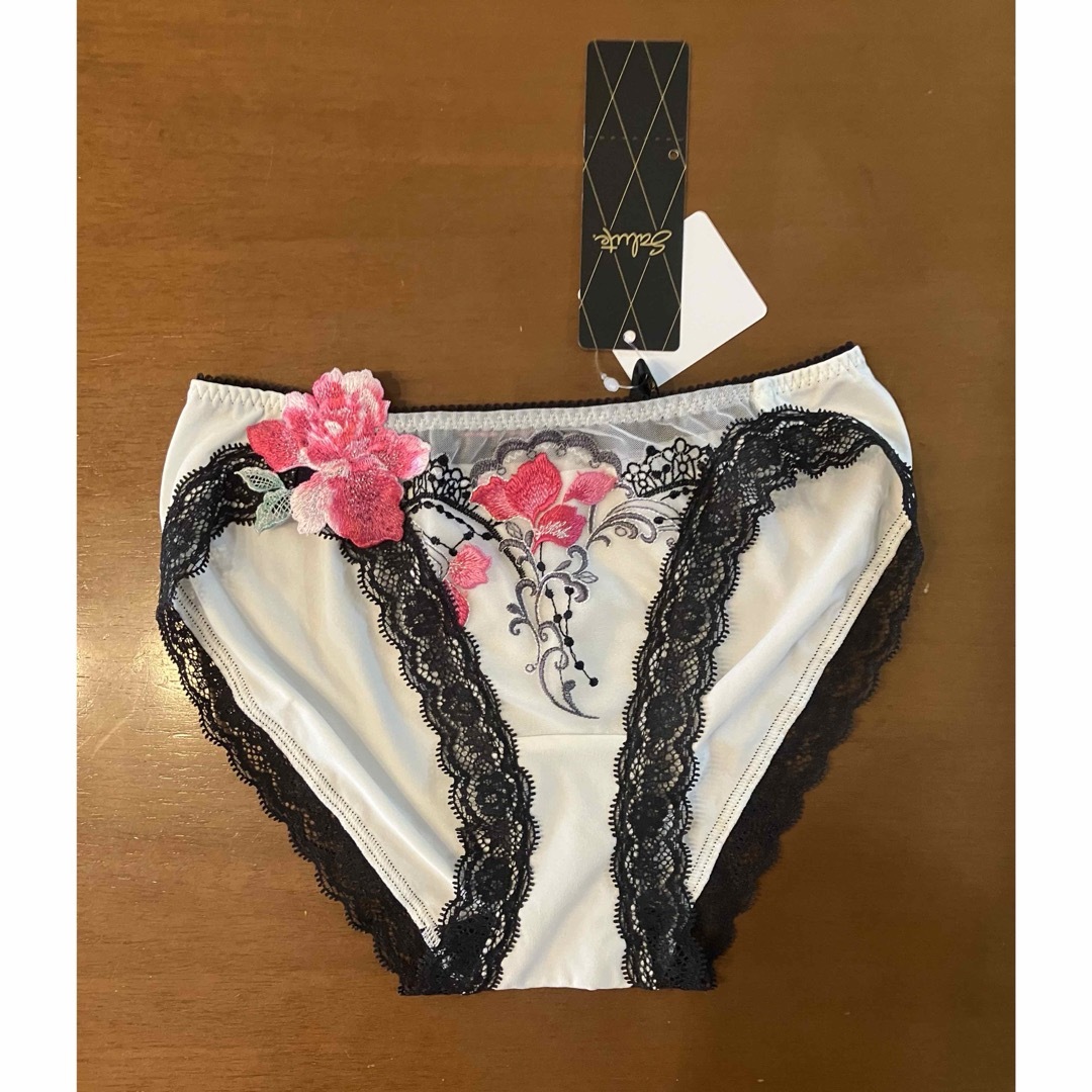 Wacoal - 新品未使用サルート 91グループ C70 IVブラ&ショーツ&ソング