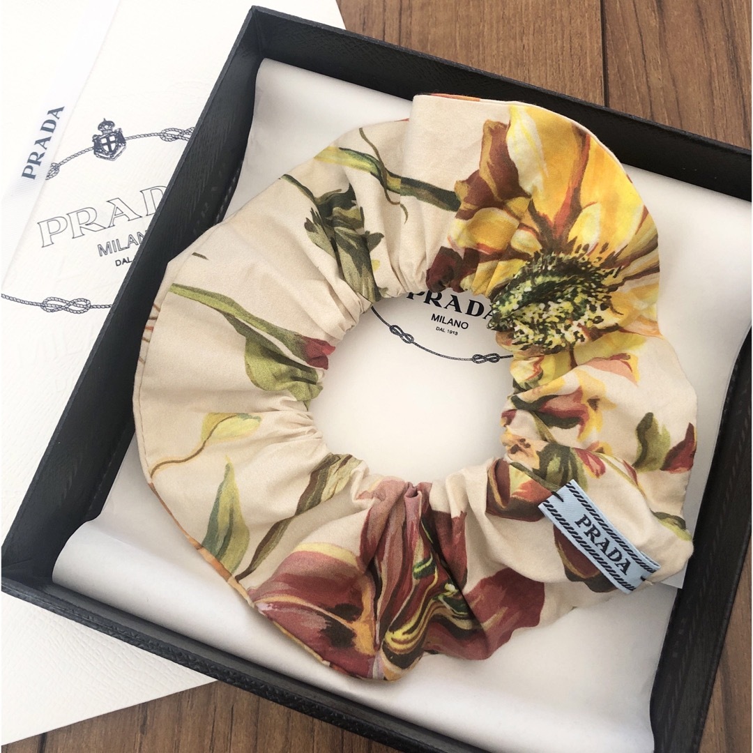 PRADA - プラダ シュシュの通販 by Cherry's shop｜プラダならラクマ