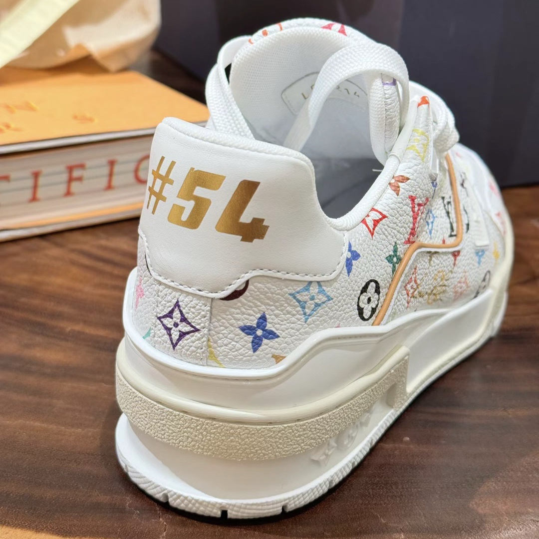 LOUIS VUITTON - 【新品未使用】LV × TM LV トレイナー スニーカーの