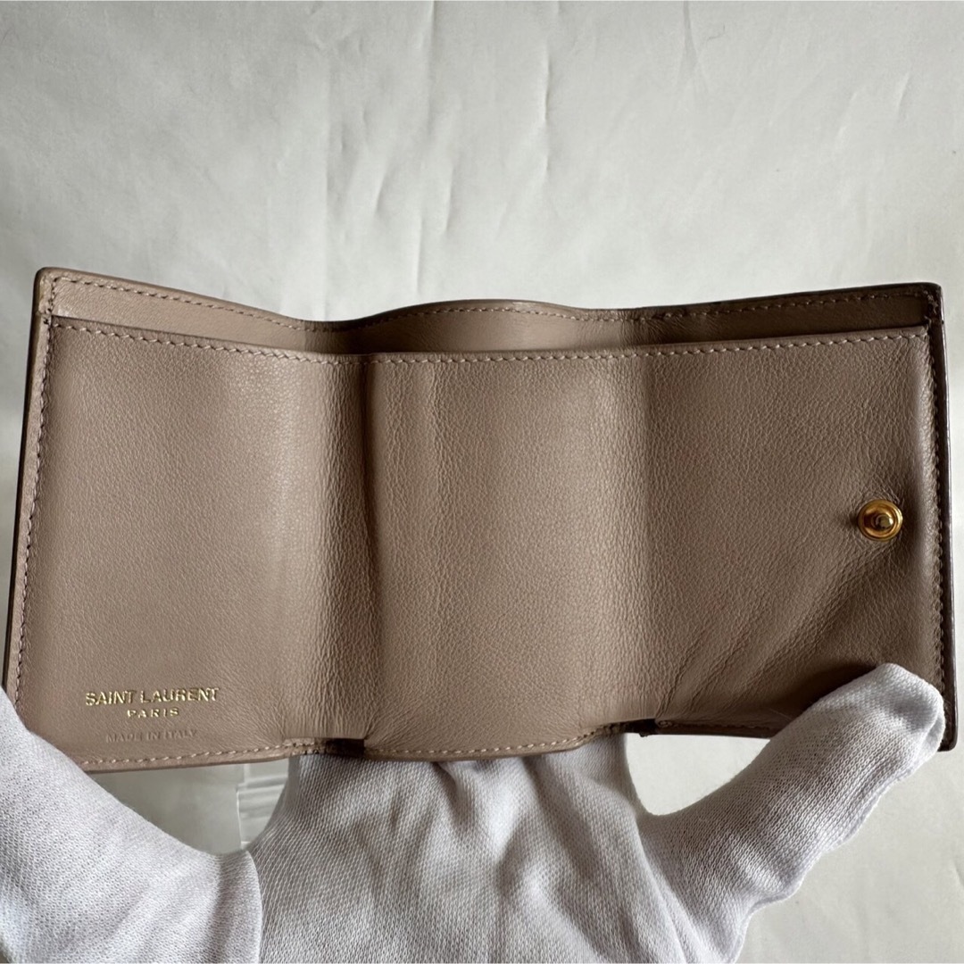 Yves Saint Laurent - 【人気】YSL ピンクベージュ 三つ折り財布 イヴ