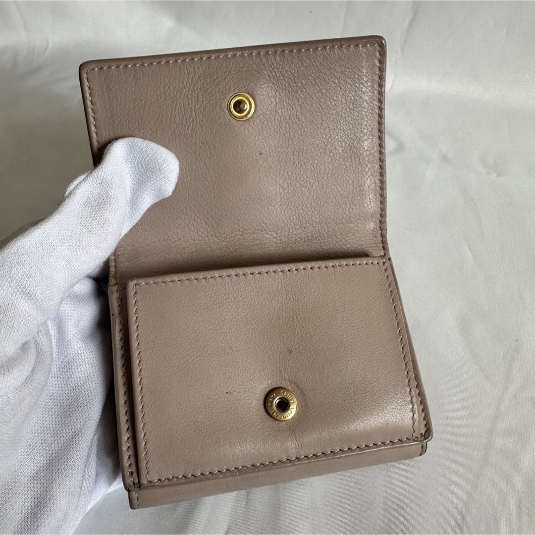 Yves Saint Laurent - 【人気】YSL ピンクベージュ 三つ折り財布 イヴ