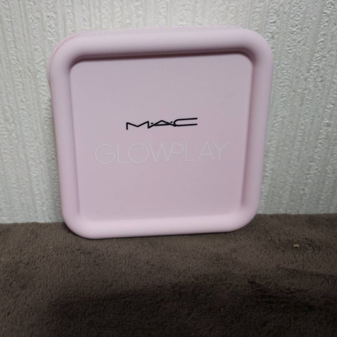 MAC - 新品未使用 MAC ノベルティ シリコンポーチ ピンクの通販 by