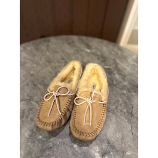 UGG（スリッポン/モカシン）のフリマアイテム一覧