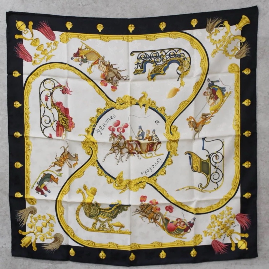 HERMES - エルメス HERMES カレ90 スカーフ 羽飾りと鈴シルク100％ の