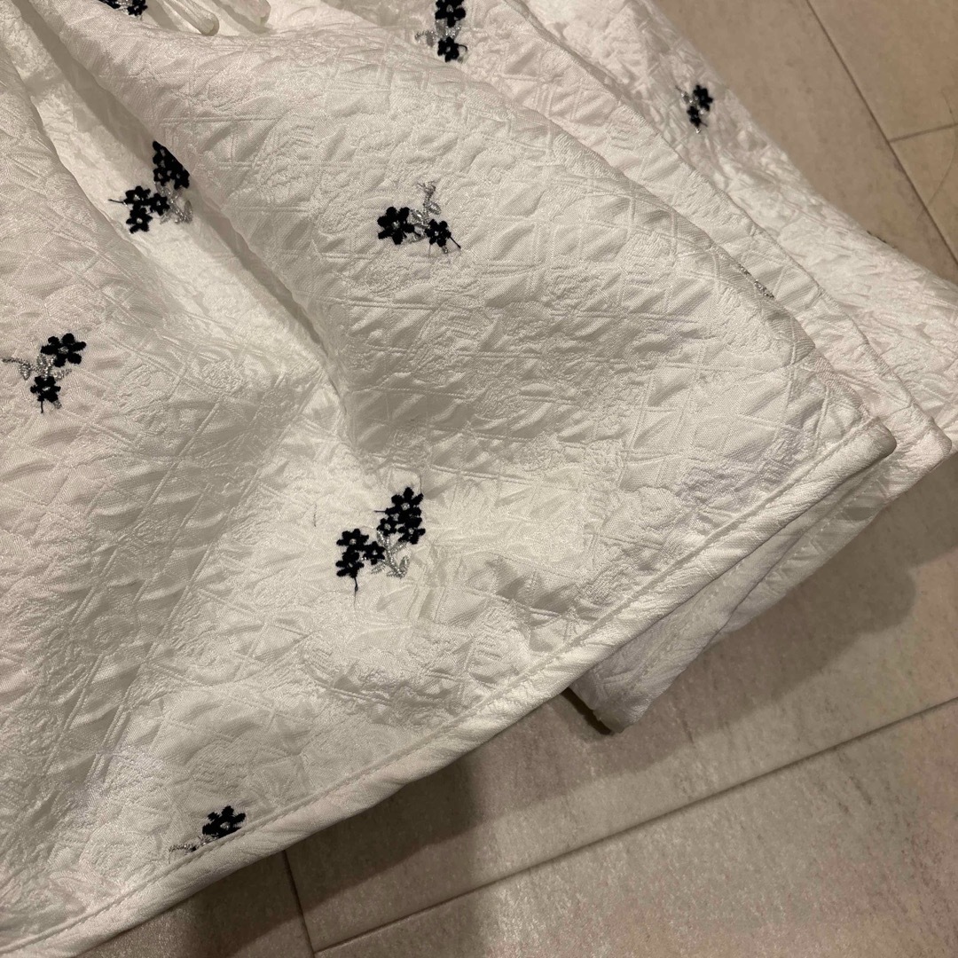 bibiy B. COSMOS BUSTIER