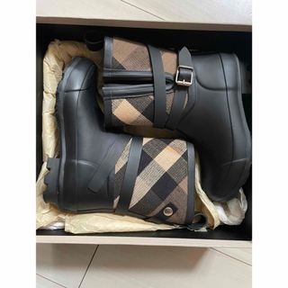 BURBERRY（長靴/レインシューズ）のフリマアイテム一覧