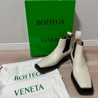 BOTTEGA VENETA（ブーツ ・ ホワイト/白色系）のフリマアイテム一覧