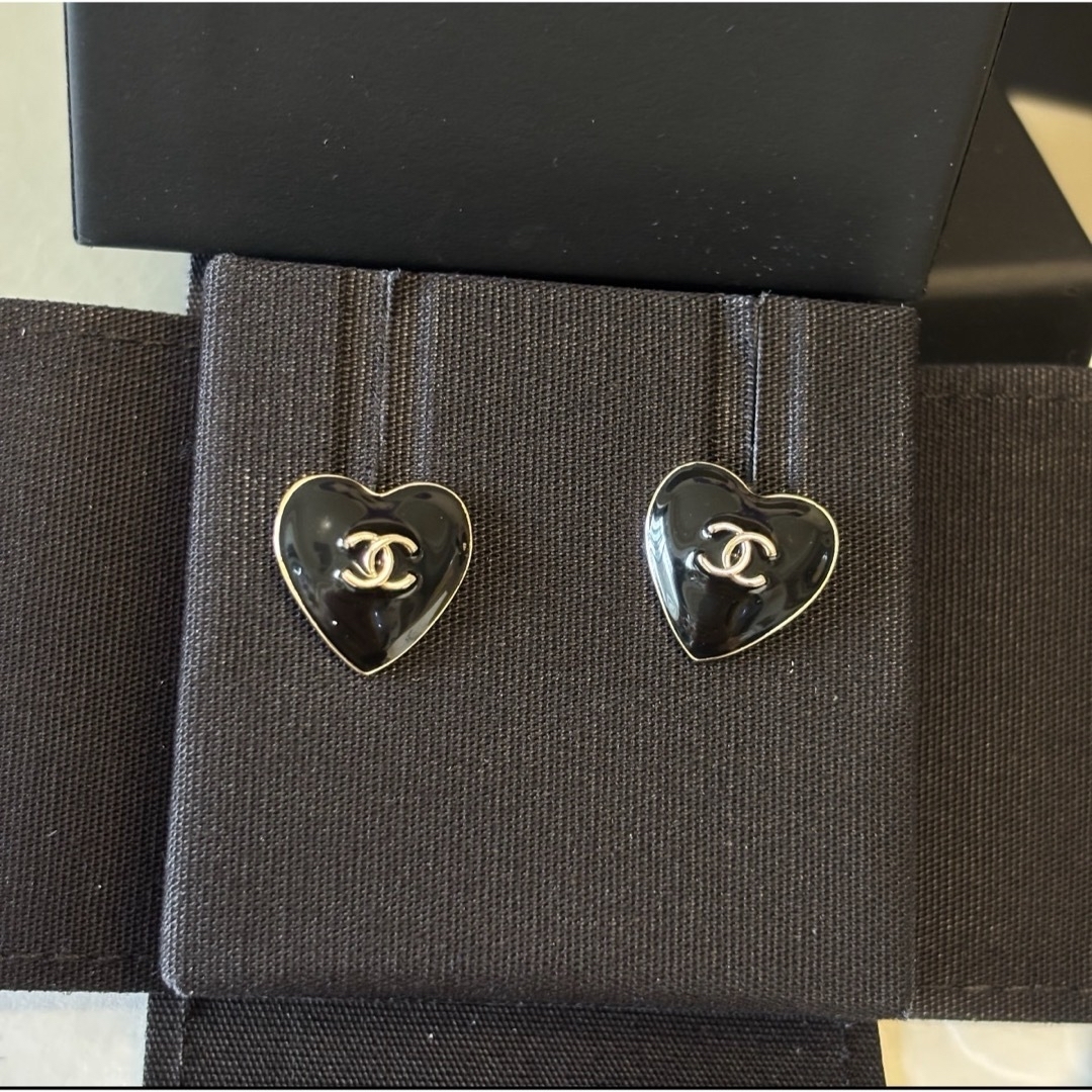 CHANEL - 値下げ！新品未使用 シャネル ピアス ハート CCロゴ ブラック