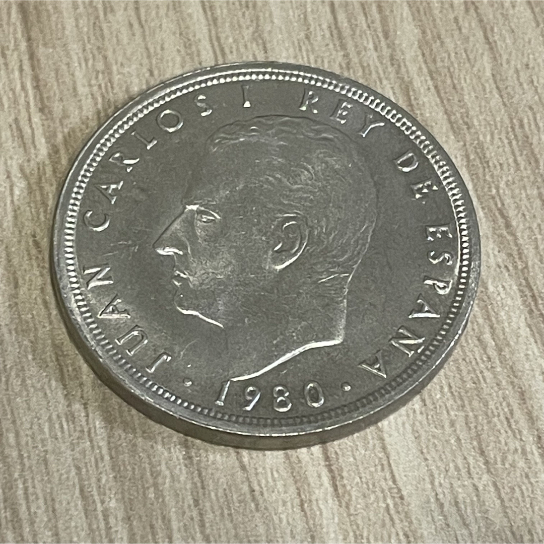 スペイン 50ペセタ硬貨の通販 by クリームパンダ｜ラクマ