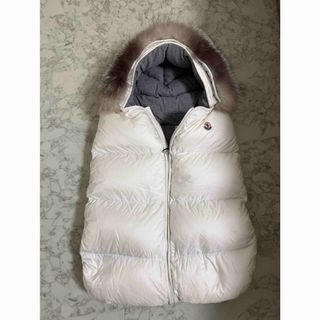 MONCLER - 週末値下げ おくるみ ダウン フットマフの通販 by リバティ