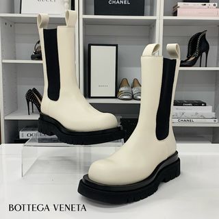 BOTTEGA VENETA（ブーツ ・ ホワイト/白色系）のフリマアイテム一覧