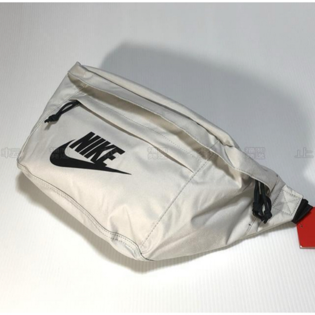 NIKE - NIKE ナイキ テック ボディーバッグ ヒップパック ホワイト系の