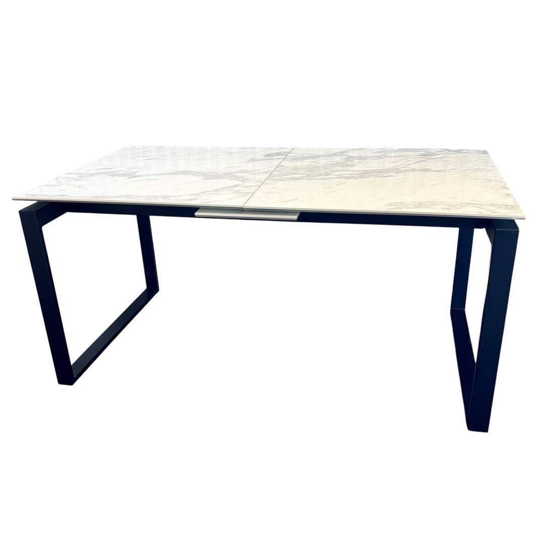 ニトリ セラミック ダイニングテーブル 伸縮式 天板延長 4人〜6人用の