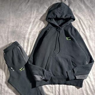 NIKE - ナイキ ナイロン ジャケット パンツ セットアップ 赤 黒 NIKE