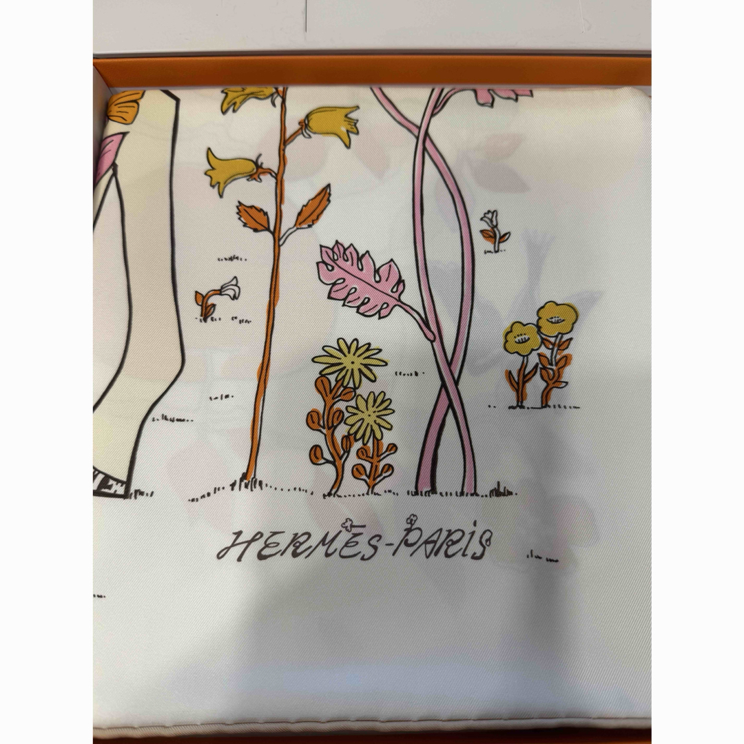 HERMES - 【新品・未使用】エルメス カレ90 ルポミエセリエ 2026SSの