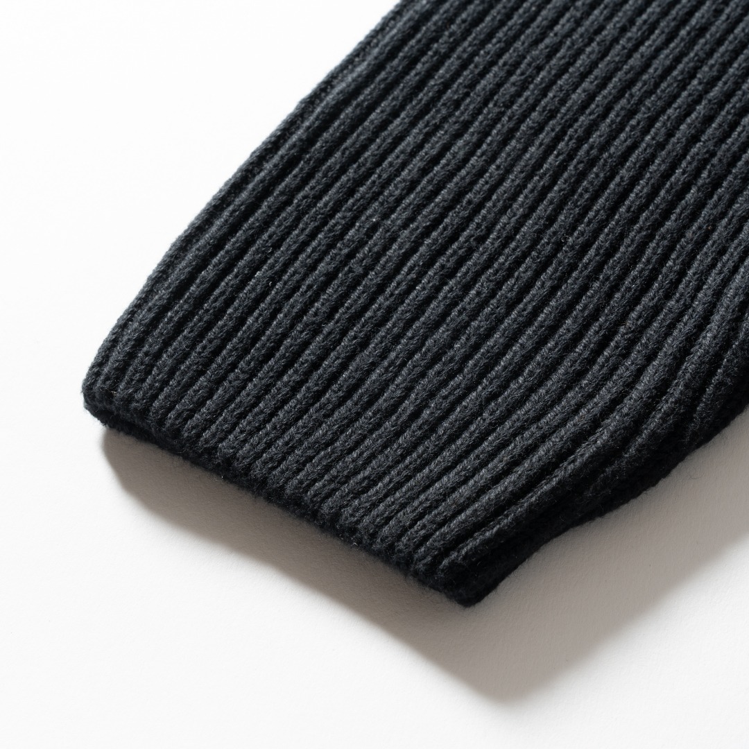 C.P. Company - 新品 C.P. COMPANY クールネック ニットの通販 by