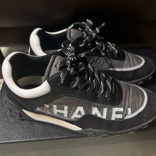 CHANEL（スニーカー）のフリマアイテム一覧