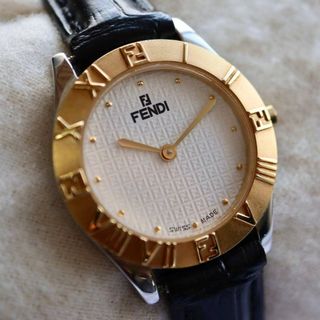 FENDI（腕時計 ・ ゴールド/金色系）のフリマアイテム一覧