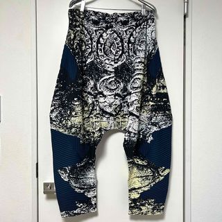 ISSEY MIYAKE（サルエルパンツ）のフリマアイテム一覧