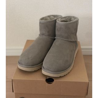 UGG（グレー/灰色系）のフリマアイテム一覧